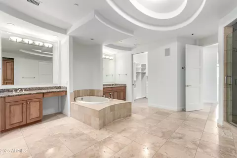 Bath - 8 Biltmore Est #202, Phoenix, AZ 85016 photo 3 of 3