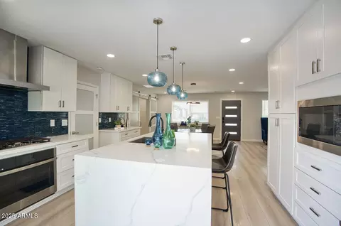 Kitchen - 1002 E Butler Dr, Phoenix, AZ 85020 photo 4 of 4
