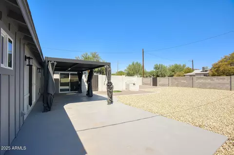 Exterior - 1002 E Butler Dr, Phoenix, AZ 85020 photo 1 of 8