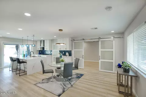 Dining - 1002 E Butler Dr, Phoenix, AZ 85020 photo 1 of 1