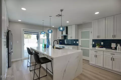 Kitchen - 1002 E Butler Dr, Phoenix, AZ 85020 photo 1 of 4