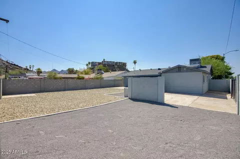 Exterior - 1002 E Butler Dr, Phoenix, AZ 85020 photo 6 of 8