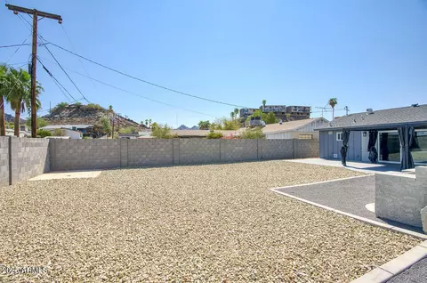 Exterior - 1002 E Butler Dr, Phoenix, AZ 85020 photo 7 of 8