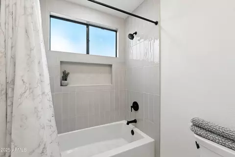 Bath - 508 E Page Ave, Gilbert, AZ 85234 photo 2 of 5