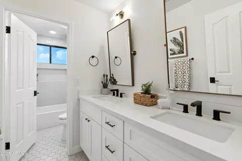 Bath - 508 E Page Ave, Gilbert, AZ 85234 photo 1 of 5