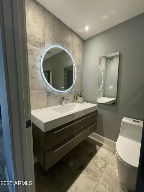 Bath - 5220 E Tunder Cir, Phoenix, AZ 85044 photo 2 of 2