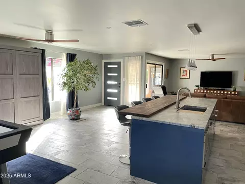 Kitchen - 5220 E Tunder Cir, Phoenix, AZ 85044 photo 3 of 7