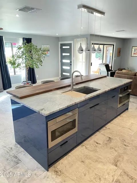 Kitchen - 5220 E Tunder Cir, Phoenix, AZ 85044 photo 5 of 7