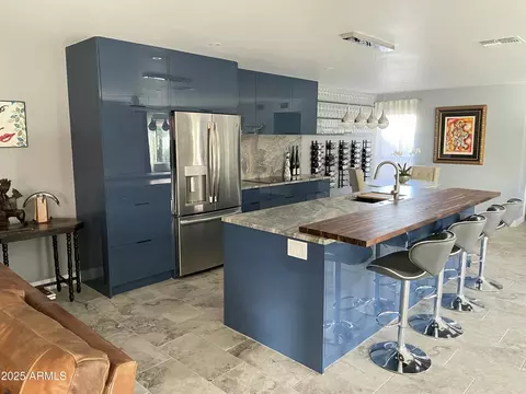 Kitchen - 5220 E Tunder Cir, Phoenix, AZ 85044 photo 4 of 7