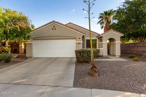 Exterior - 2937 E Aris Dr, Gilbert, AZ 85298 photo 9 of 10