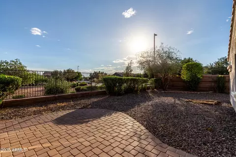Exterior - 2937 E Aris Dr, Gilbert, AZ 85298 photo 4 of 10
