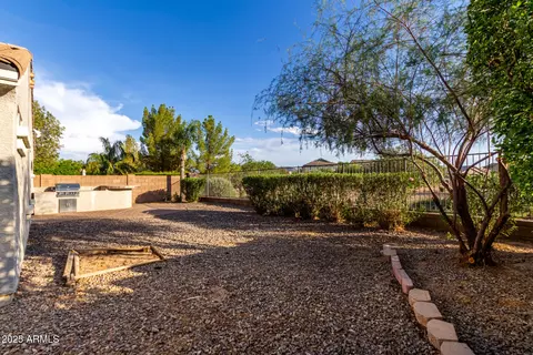 Exterior - 2937 E Aris Dr, Gilbert, AZ 85298 photo 5 of 10