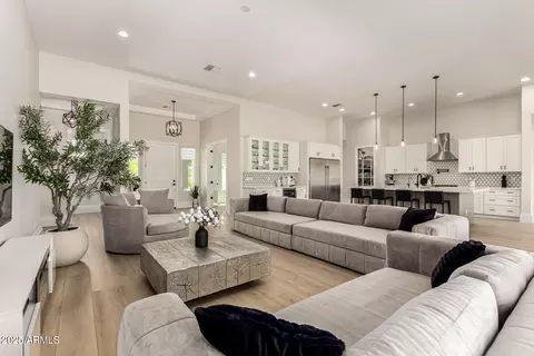 Living - 37227 N 11th Ave, Phoenix, AZ 85086 photo 2 of 4