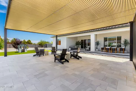 Exterior - 37227 N 11th Ave, Phoenix, AZ 85086 photo 5 of 13