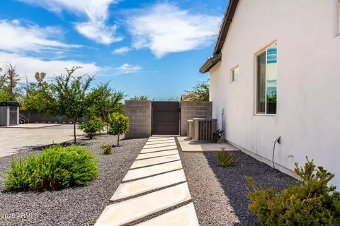 Exterior - 37227 N 11th Ave, Phoenix, AZ 85086 photo 11 of 13