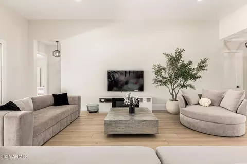Living - 37227 N 11th Ave, Phoenix, AZ 85086 photo 3 of 4