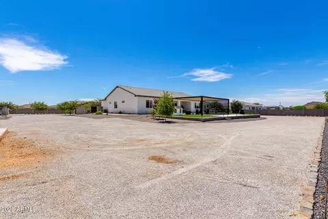 Exterior - 37227 N 11th Ave, Phoenix, AZ 85086 photo 9 of 13