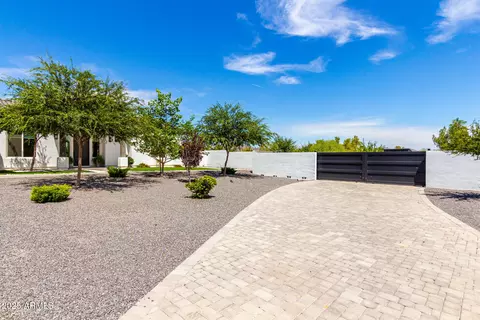 Exterior - 37227 N 11th Ave, Phoenix, AZ 85086 photo 1 of 13