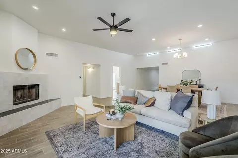 4011 E Dahlia Dr, Phoenix, AZ 85032