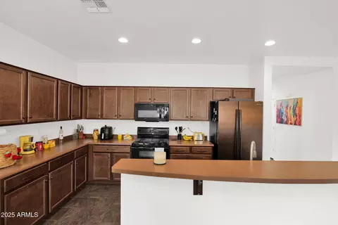 Kitchen - 3829 E Branham Ln, Phoenix, AZ 85042 photo 4 of 4