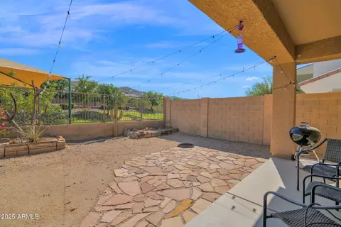 Exterior - 3829 E Branham Ln, Phoenix, AZ 85042 photo 6 of 7