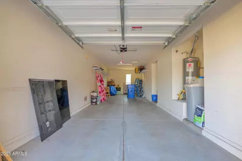 Entry Way - 3829 E Branham Ln, Phoenix, AZ 85042 photo 3 of 4