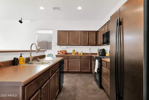 Kitchen - 3829 E Branham Ln, Phoenix, AZ 85042 photo 1 of 4