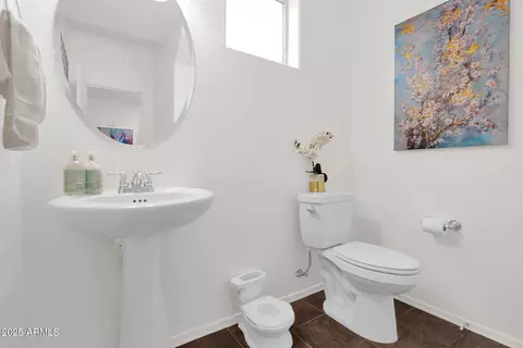 Bath - 3829 E Branham Ln, Phoenix, AZ 85042 photo 1 of 3