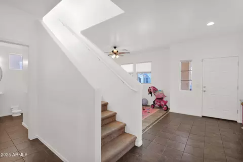 Entry Way - 3829 E Branham Ln, Phoenix, AZ 85042 photo 2 of 4