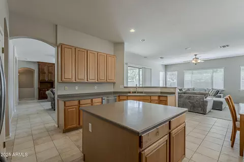 3085 S Birch St, Gilbert, AZ 85295 photo 7