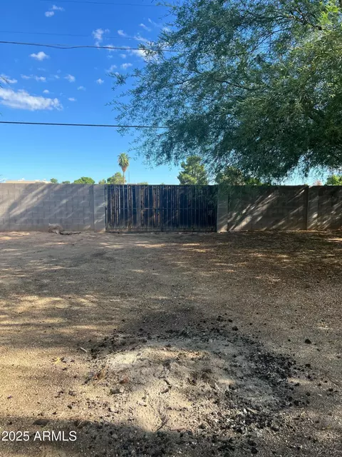 Exterior - 2906 E Saint John Rd, Phoenix, AZ 85032 photo 4 of 7