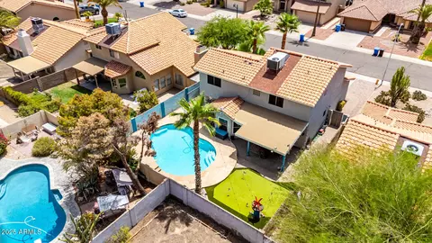 4302 E Amberwood Dr, Phoenix, AZ 85048