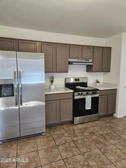 Kitchen - 720 S Del Rio Ct, Apache Junction, AZ 85120 photo 4 of 5