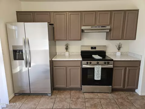 Kitchen - 720 S Del Rio Ct, Apache Junction, AZ 85120 photo 3 of 5