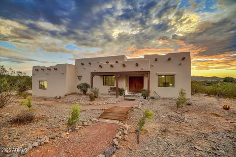 39258 N Ridgeway Dr, Cave Creek, AZ 85331