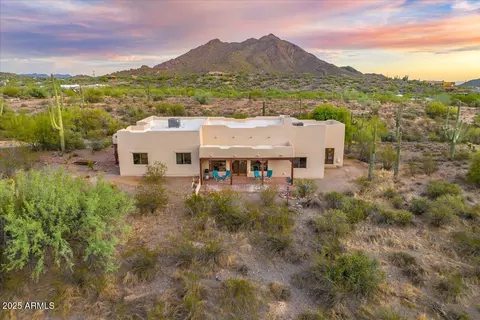 39258 N Ridgeway Dr, Cave Creek, AZ 85331