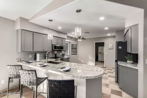 Kitchen - 540 S Stardust Ln, Apache Junction, AZ 85120 photo 2 of 7