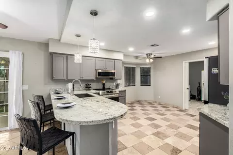 Kitchen - 540 S Stardust Ln, Apache Junction, AZ 85120 photo 5 of 7
