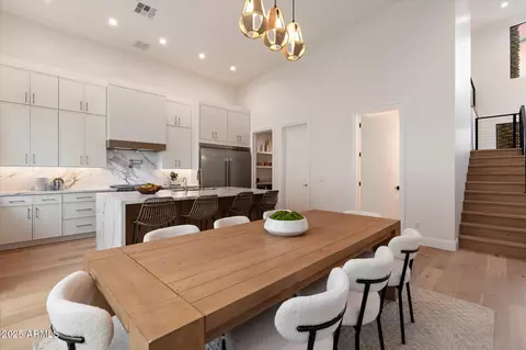 Dining - 4311 E Sells Dr, Phoenix, AZ 85018 photo 2 of 3