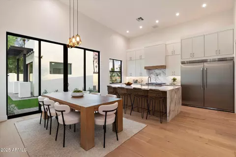 Dining - 4311 E Sells Dr, Phoenix, AZ 85018 photo 3 of 3