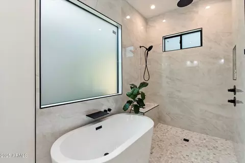 Bath - 4311 E Sells Dr, Phoenix, AZ 85018 photo 7 of 12