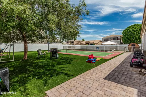 Exterior - 3000 E Parkview Dr, Gilbert, AZ 85295 photo 5 of 8