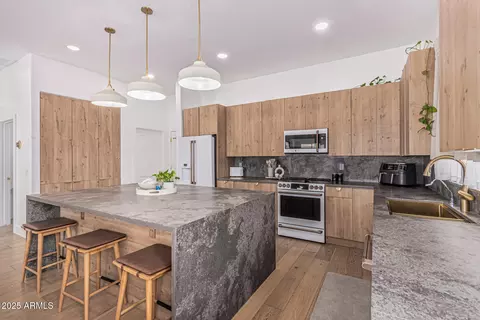 Kitchen - 3000 E Parkview Dr, Gilbert, AZ 85295 photo 2 of 5