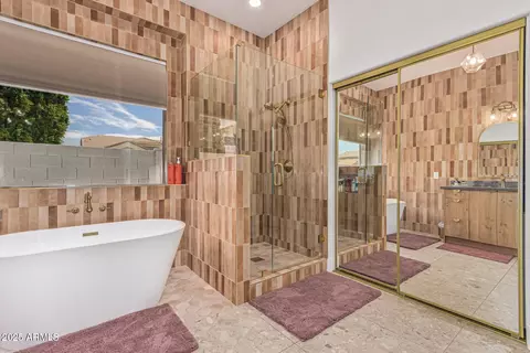 Bath - 3000 E Parkview Dr, Gilbert, AZ 85295 photo 2 of 4