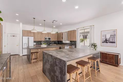 Kitchen - 3000 E Parkview Dr, Gilbert, AZ 85295 photo 3 of 5