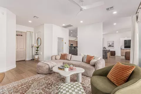 Living - 3000 E Parkview Dr, Gilbert, AZ 85295 photo 1 of 4