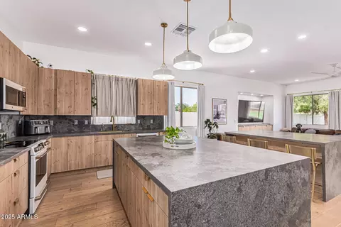 Kitchen - 3000 E Parkview Dr, Gilbert, AZ 85295 photo 5 of 5