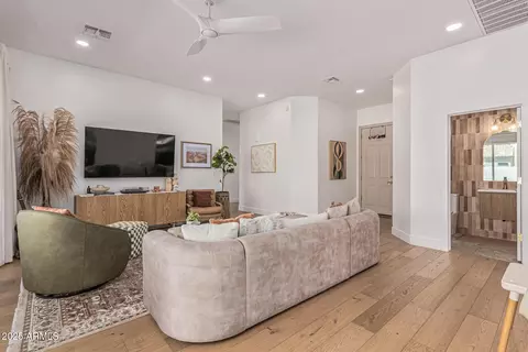 Living - 3000 E Parkview Dr, Gilbert, AZ 85295 photo 4 of 4
