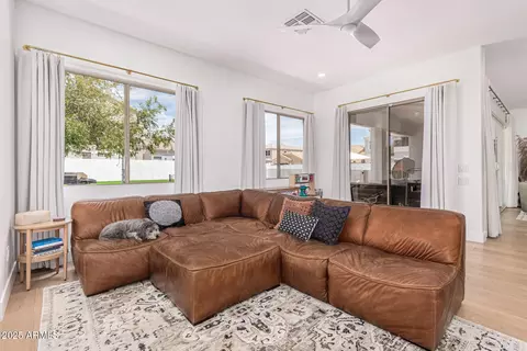 Living - 3000 E Parkview Dr, Gilbert, AZ 85295 photo 3 of 4