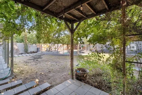 Exterior - 1035 E Pierson St, Phoenix, AZ 85014 photo 7 of 8